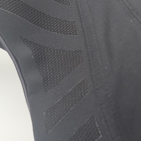 Livi Active Black Supportive Bra with Adjustable Straps NWOT - Picture 6 of 15